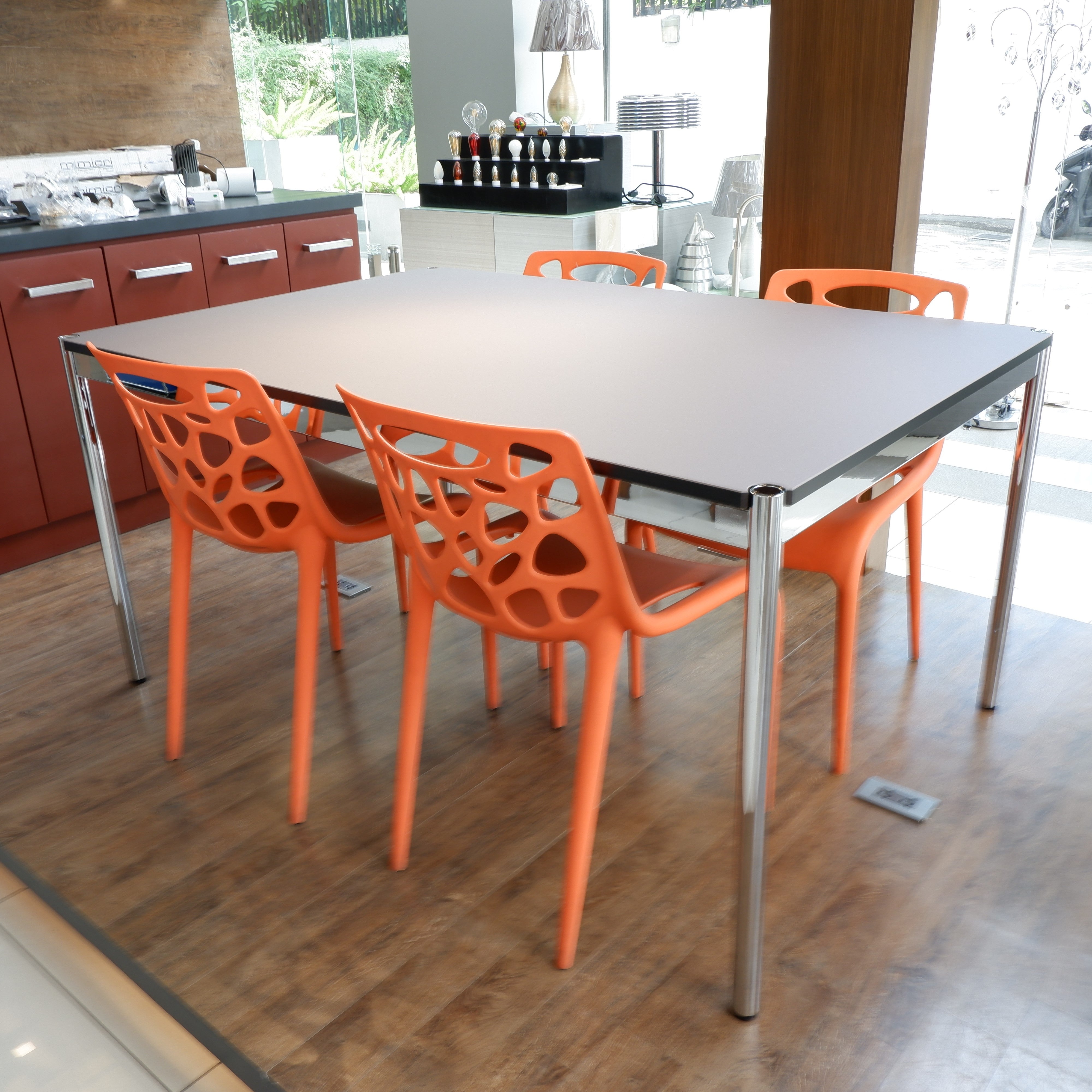 USM Haller Dining Table – KKLC Lifestyle